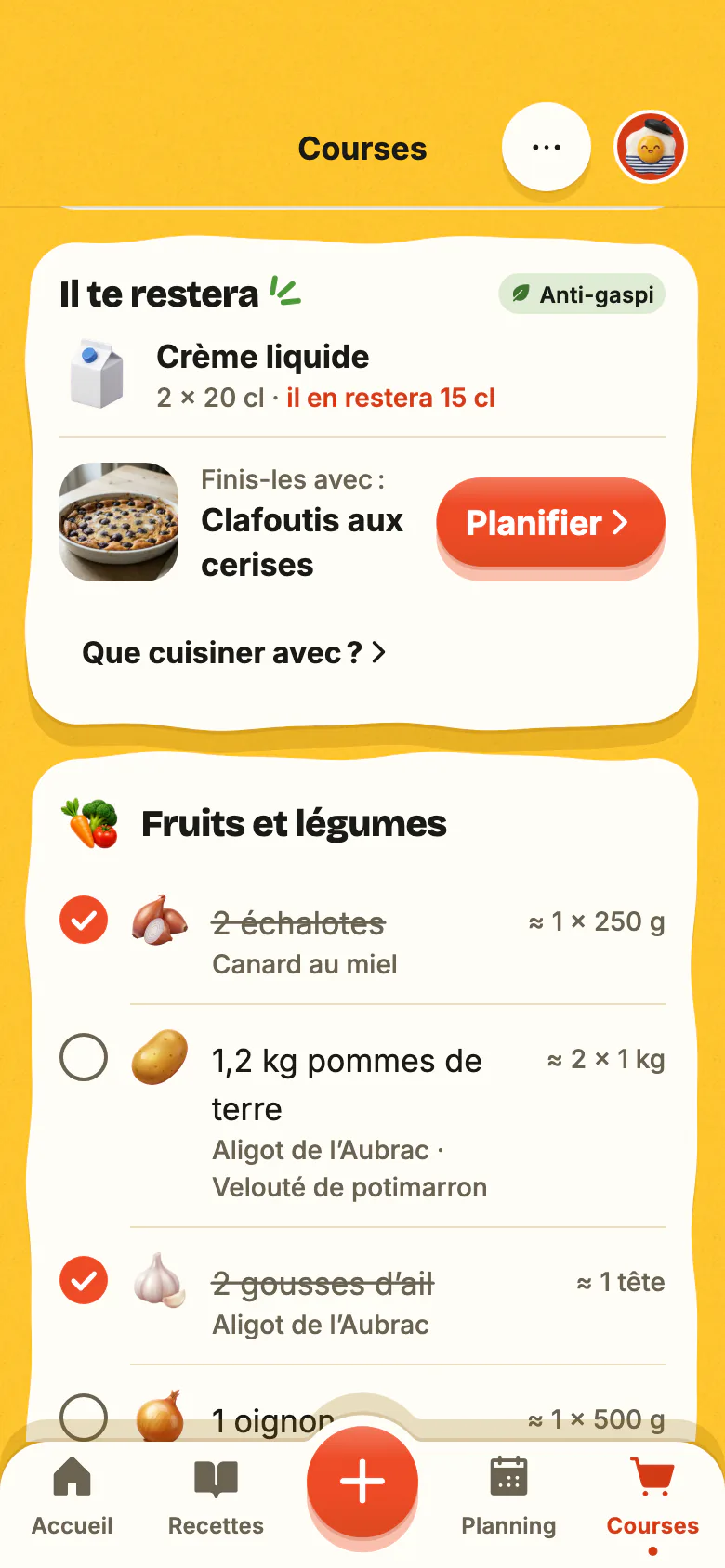 La liste de courses de Yumclip : « Il te restera » en haut, puis le rayon fruits et légumes, avec une case à cocher par ingrédient.